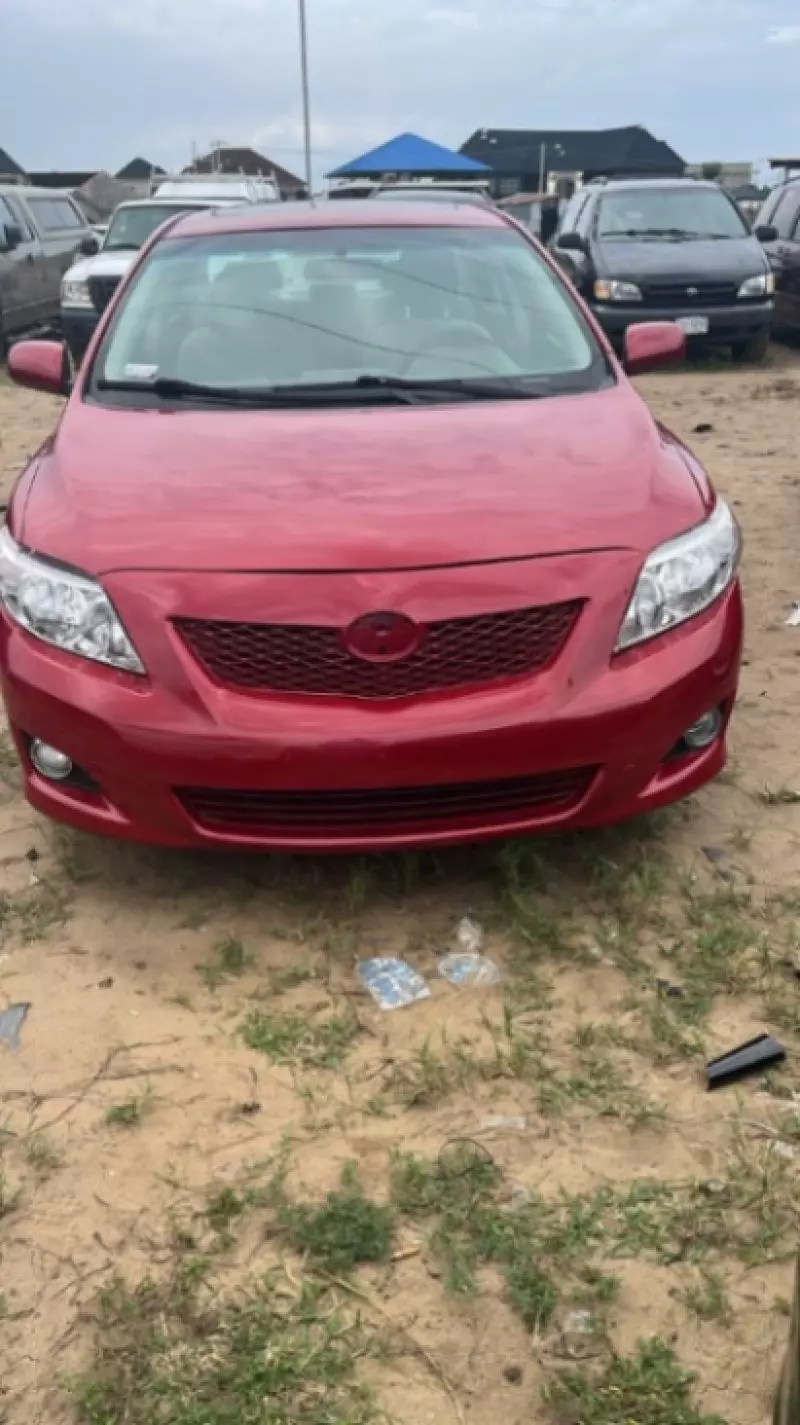 Toyota Corolla   - 2009