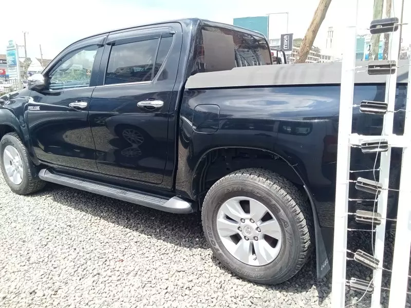 Toyota Hilux   - 2018