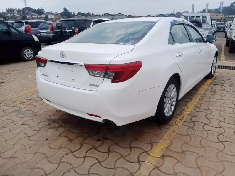 Toyota Mark X   - 2013