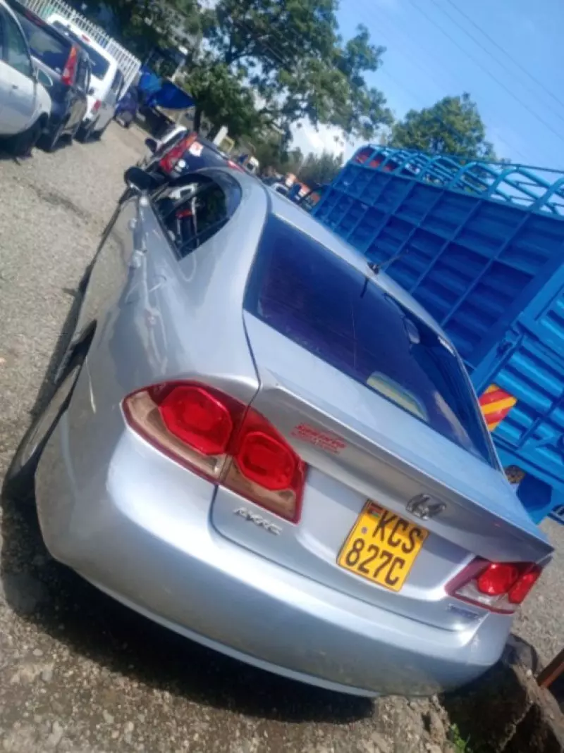 Honda Civic   - 2010