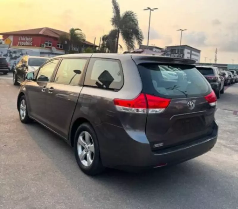 Toyota Highlander   - 2014