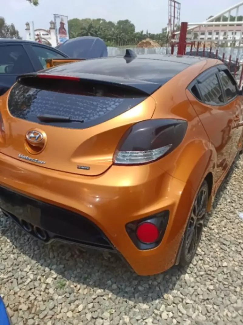 Hyundai Veloster - 2015