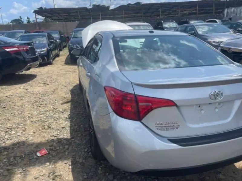 Toyota Corolla   - 2014