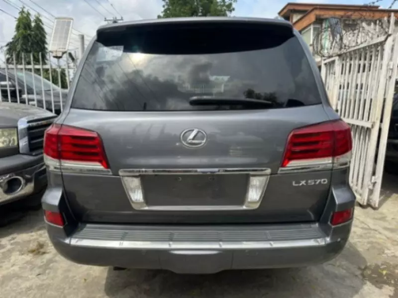 Lexus LX 570