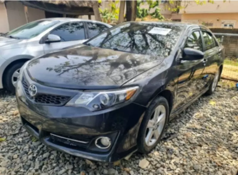 Toyota Camry   - 2014