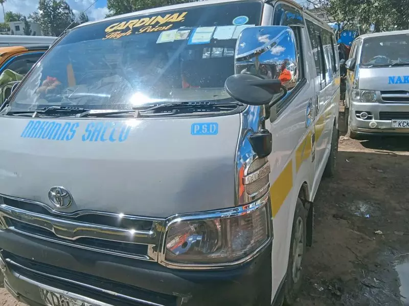 Toyota Hiace   - 2013