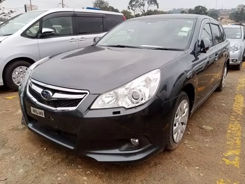 Subaru Legacy   - 2011
