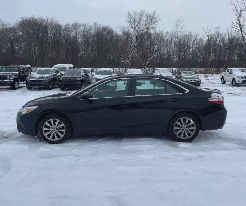 Toyota Camry - 2015