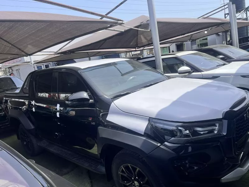Toyota Hilux   - 2023