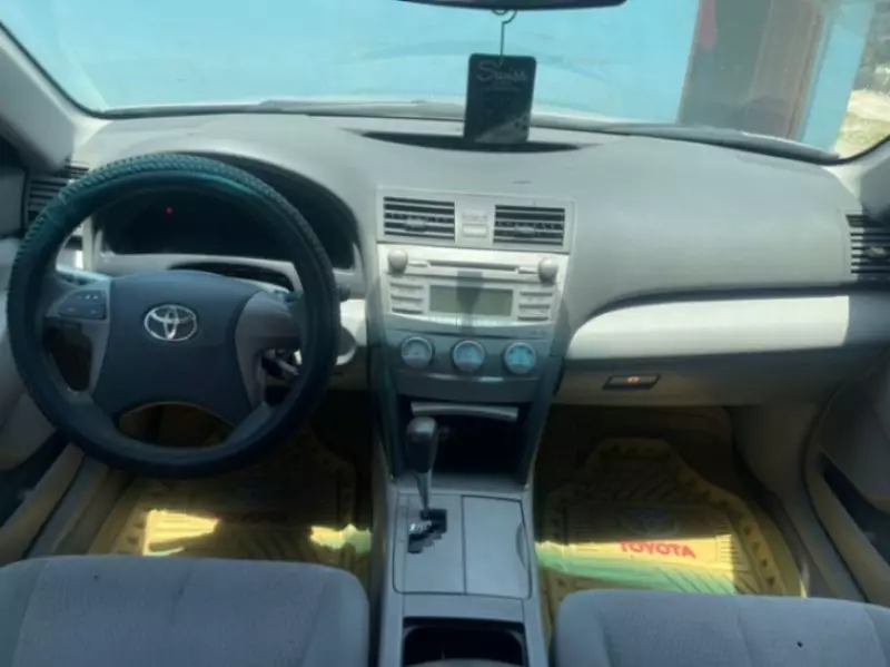 Toyota Camry   - 2011