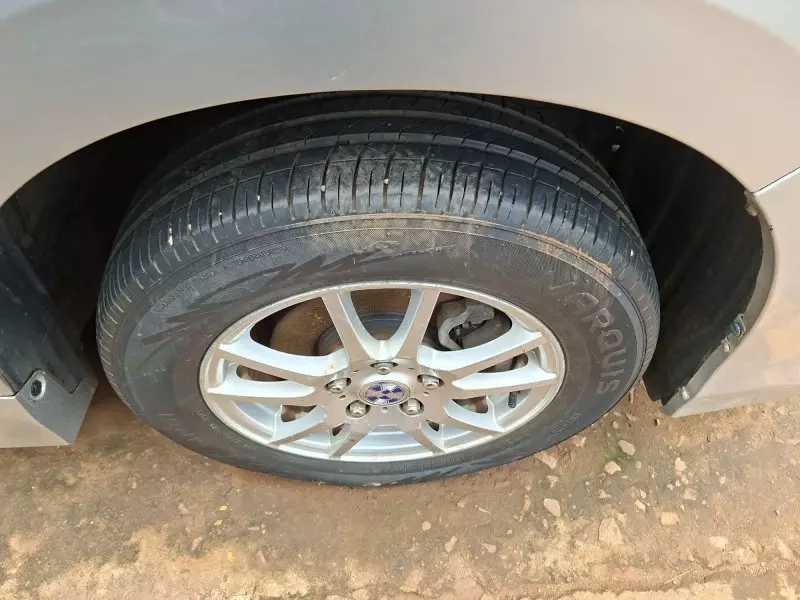 Toyota Noah   - 2014