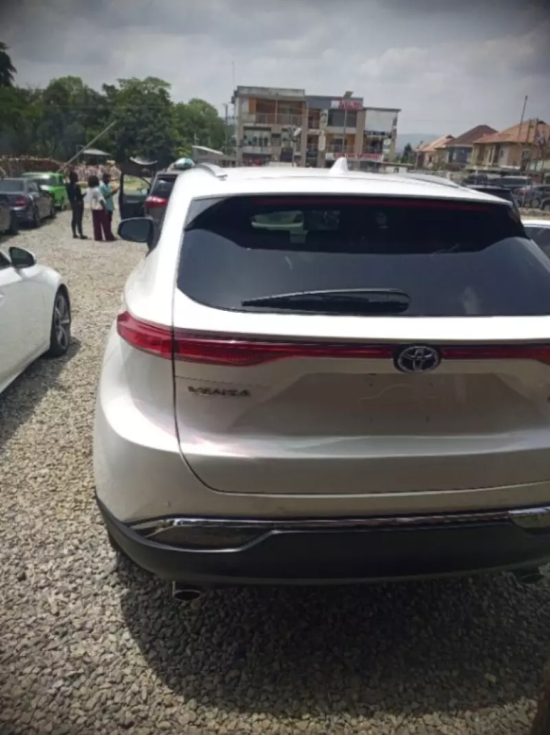 Toyota Venza   - 2021