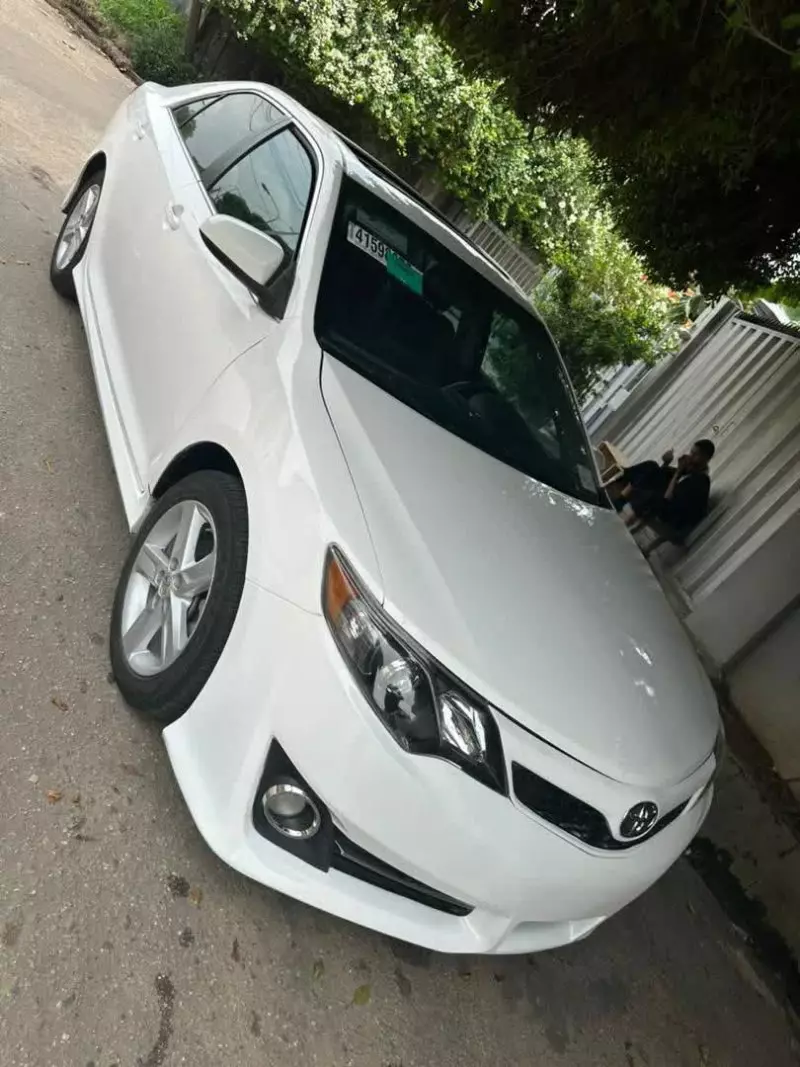 Toyota Camry   - 2014