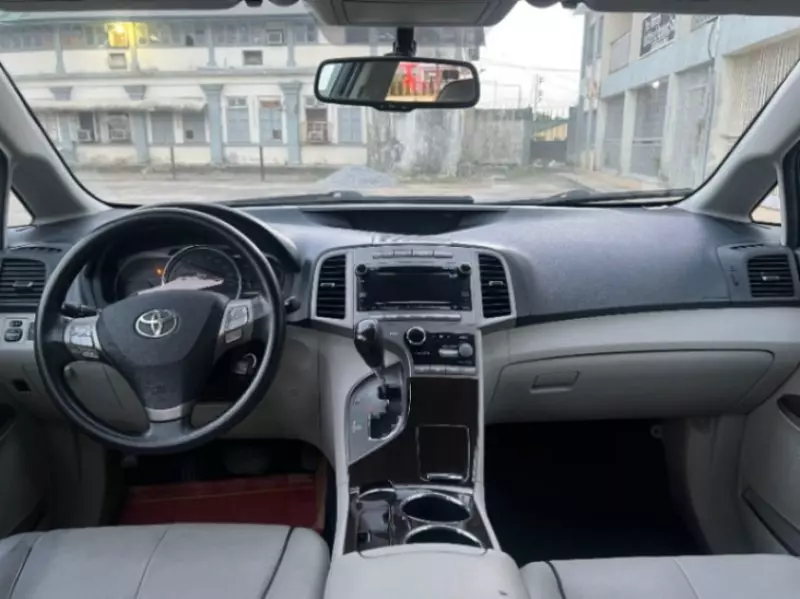 Toyota Venza   - 2011