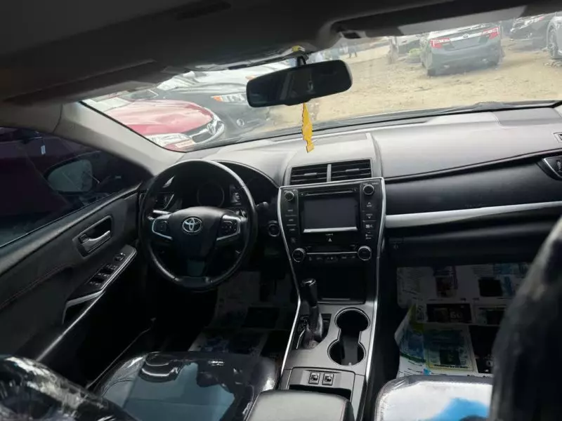 Toyota Camry   - 2016