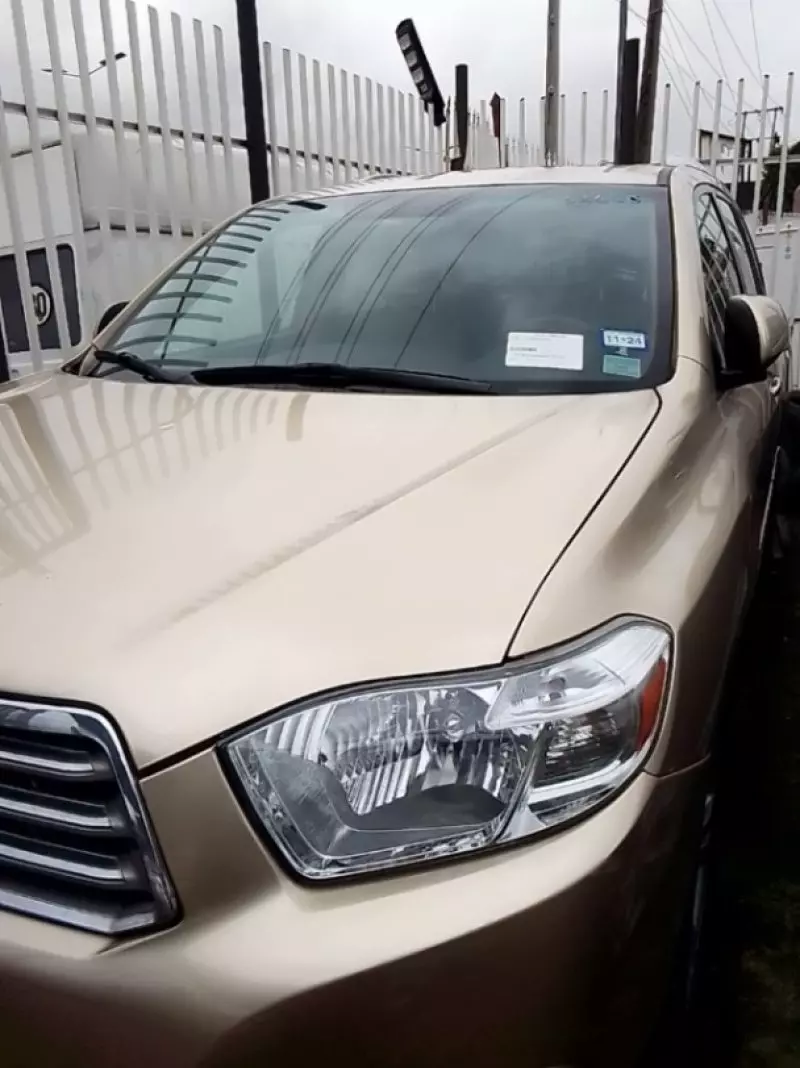 Toyota Highlander   - 2009