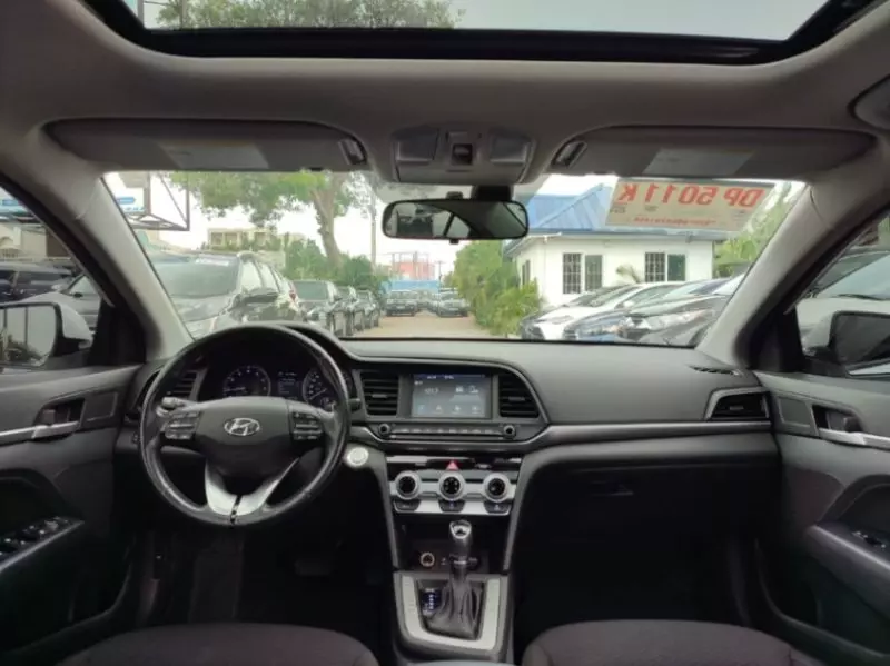 Hyundai Elantra   - 2019