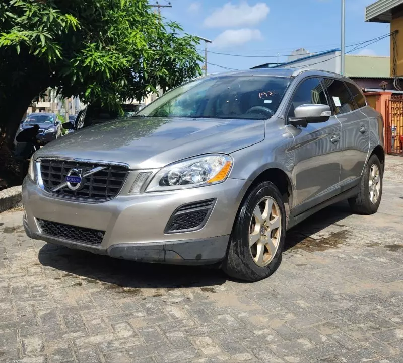 Volvo XC60   - 2011