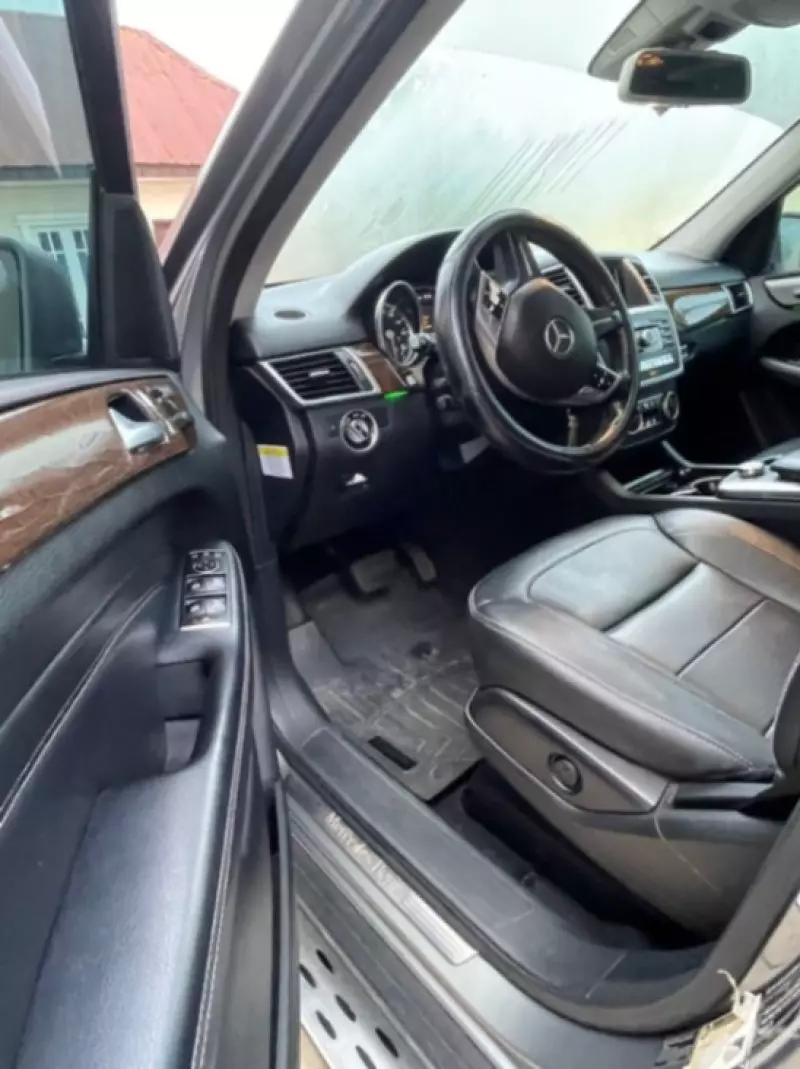Mercedes-Benz ML 350   - 2010