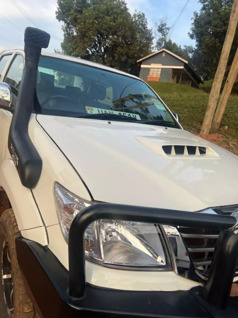 Toyota Hilux    - 2018