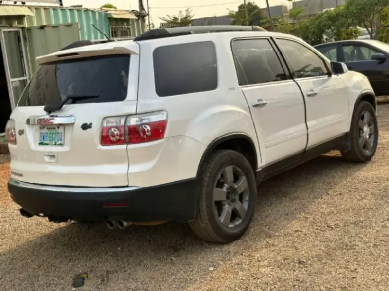 GMC Acadia   - 2012