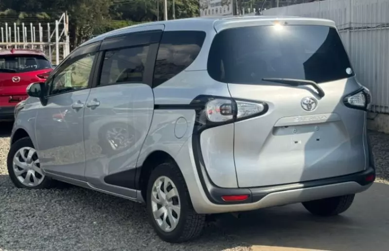 Toyota Sienta   - 2018