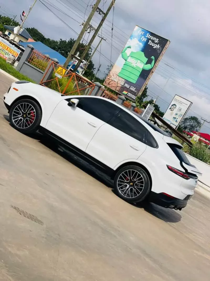 PORSCHE Cayenne   - 2021