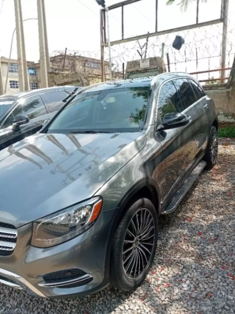 Mercedes-Benz GLC 300   - 2018
