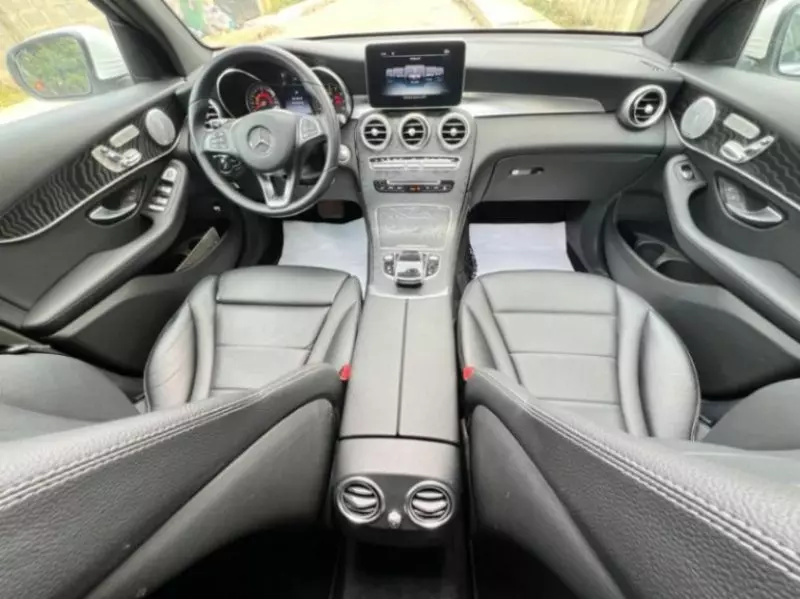 Mercedes-Benz GLC 300   - 2017