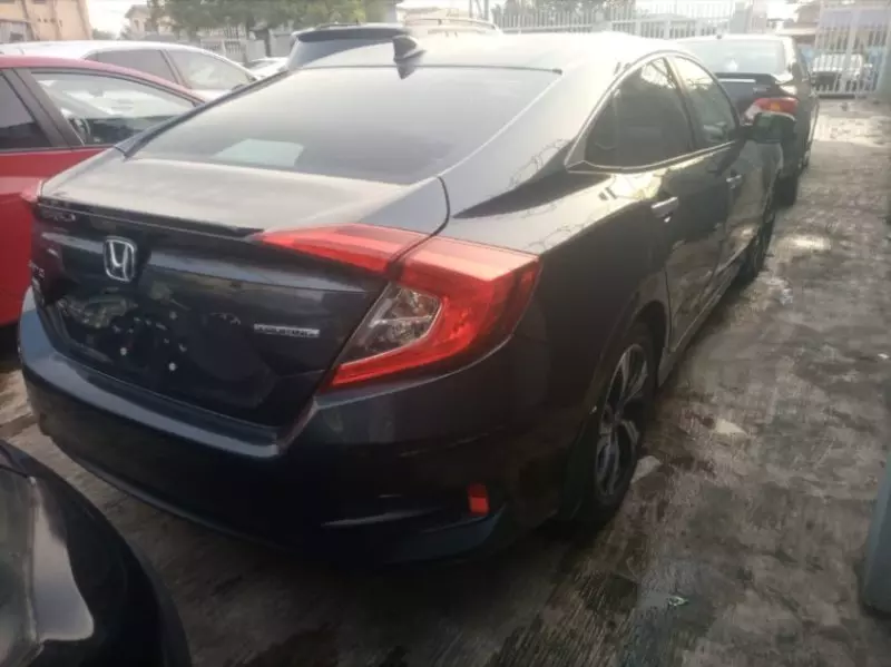 Honda Civic   - 2016