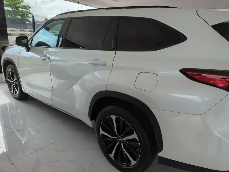 Toyota Highlander   - 2021