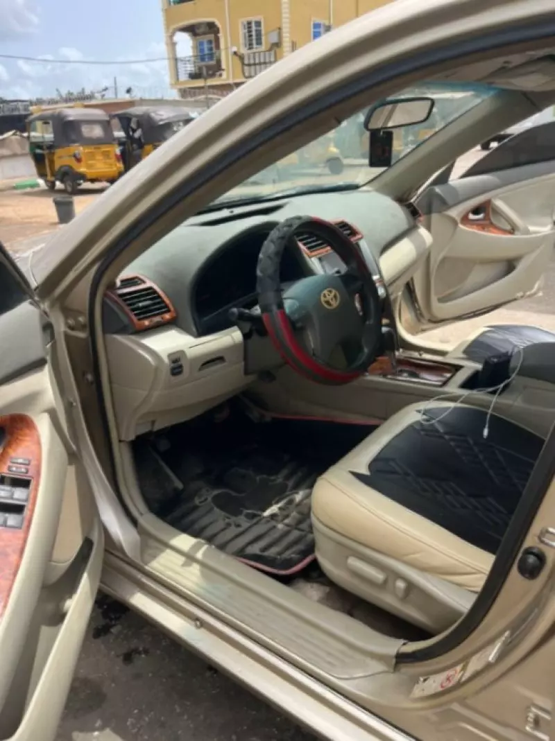 Toyota Camry   - 2007