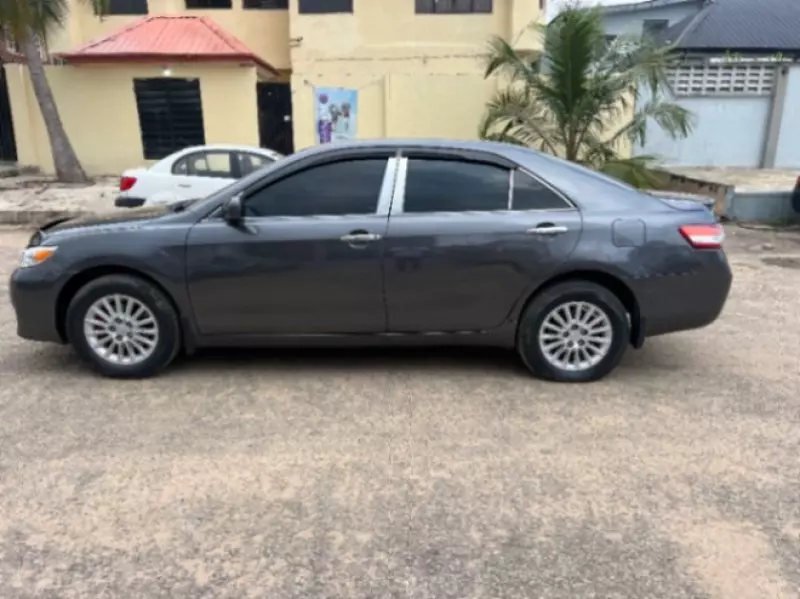 Toyota Camry   - 2009