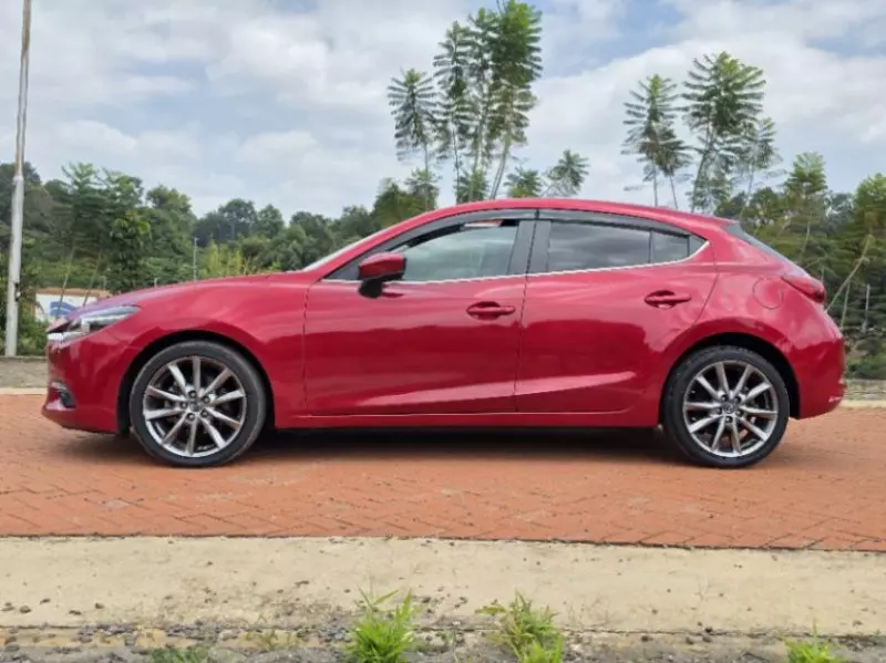 Mazda Axela    - 2017