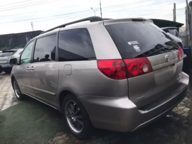 Toyota Sienna   - 2006