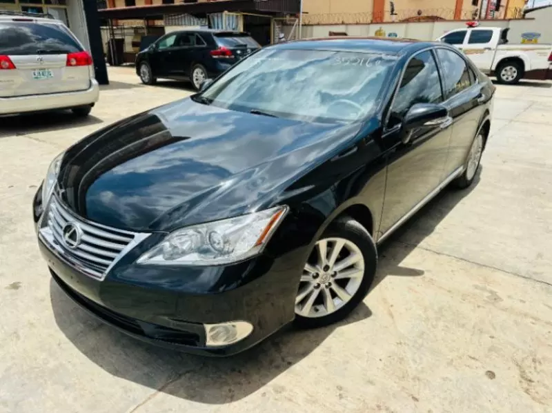 Lexus ES   - 2010
