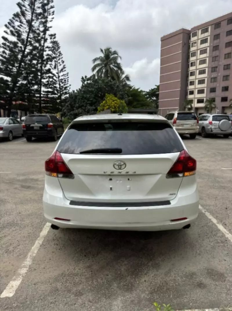 Toyota Venza   - 2013