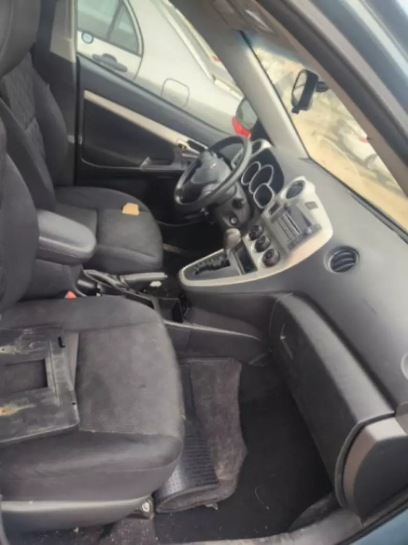 Pontiac Vibe   - 2008