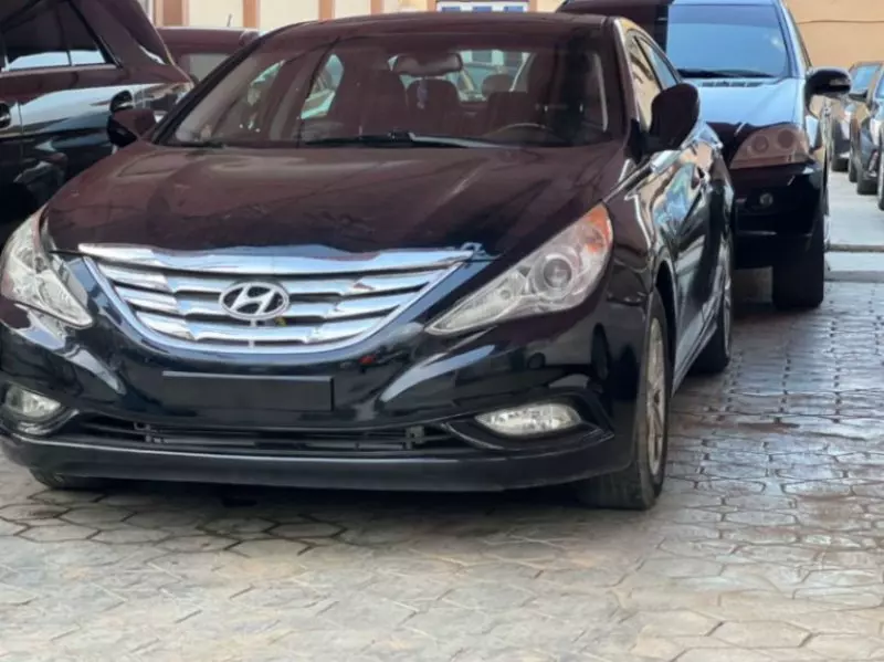 Hyundai Sonata   - 2012