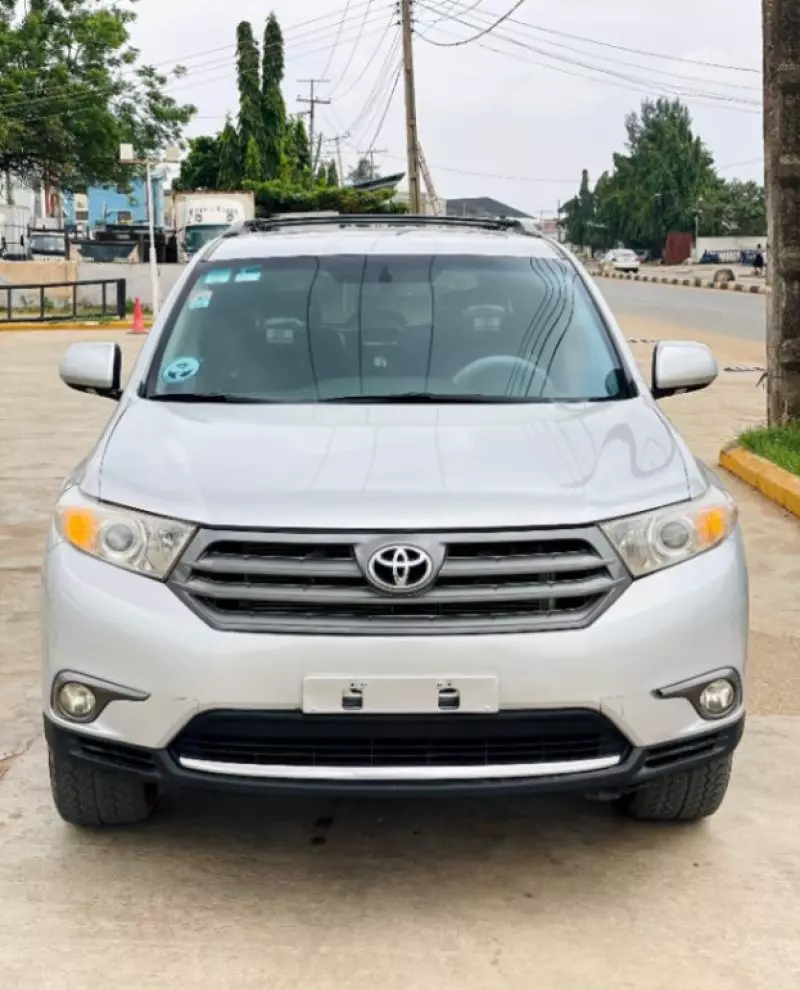 Toyota Highlander   - 2013