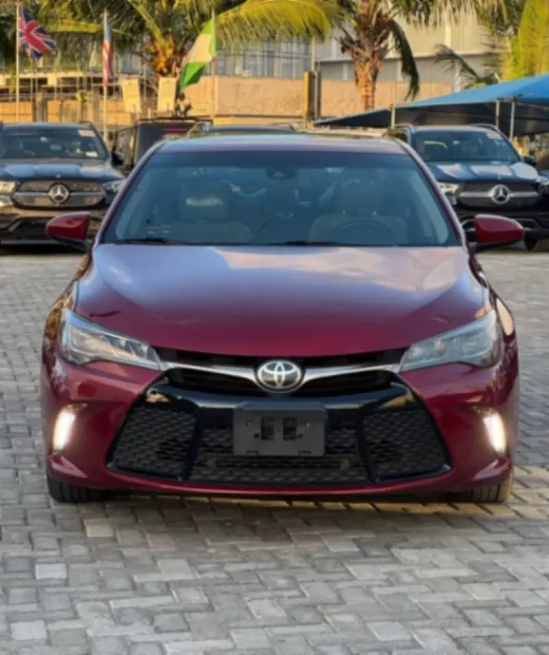 Toyota Camry   - 2016