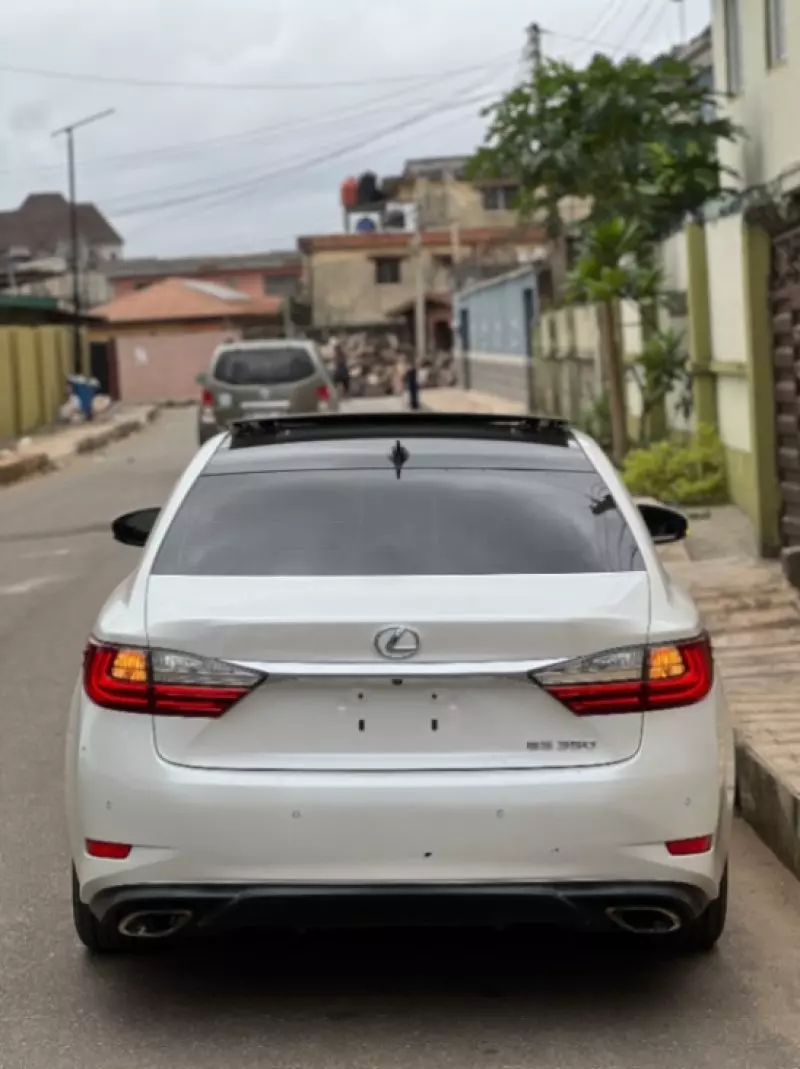 Lexus ES 350   - 2016