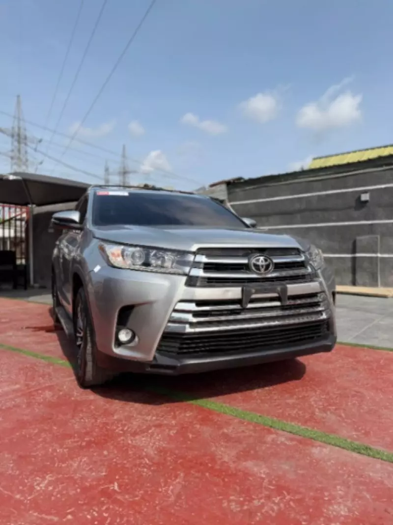 Toyota Highlander   - 2015