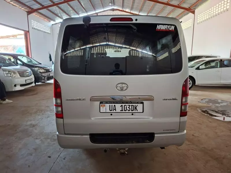 Toyota Hiace   - 2012