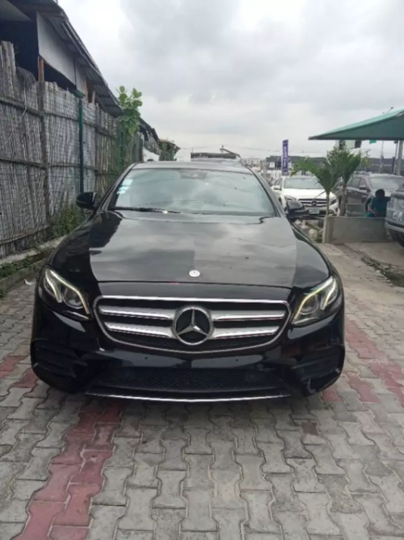 Mercedes-Benz E 300   - 2017