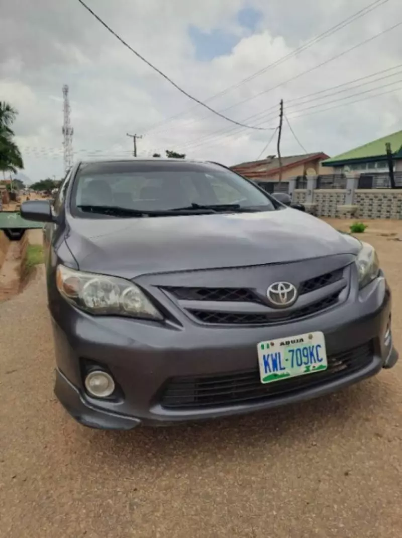 Toyota corolla   - 2012