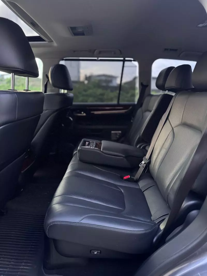 Lexus LX 570   - 2020
