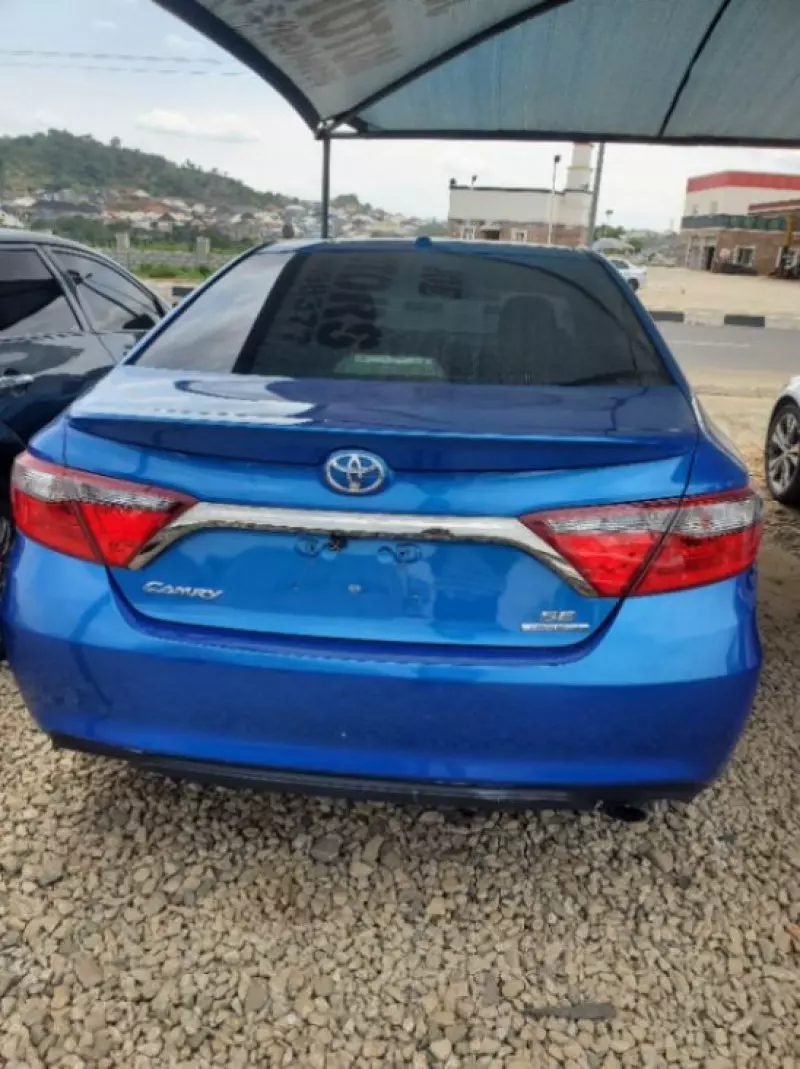 Toyota camry   - 2016