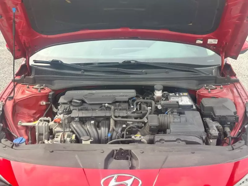 Hyundai Elantra   - 2021