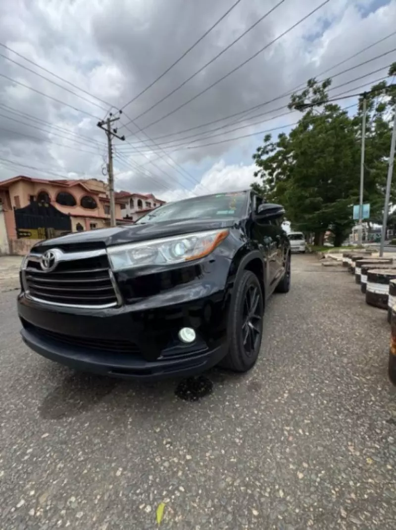 Toyota Highlander   - 2015